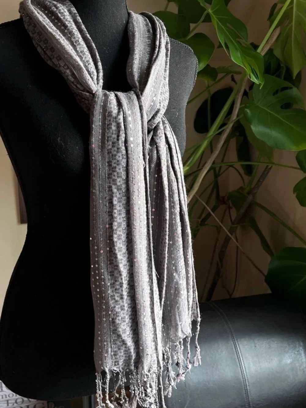 Gray Pattern Woven Sequined Polyester Scarf/Shawl 64” Fringe GUC